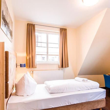Hotel Am Alten Hafen Висмар Экстерьер фото