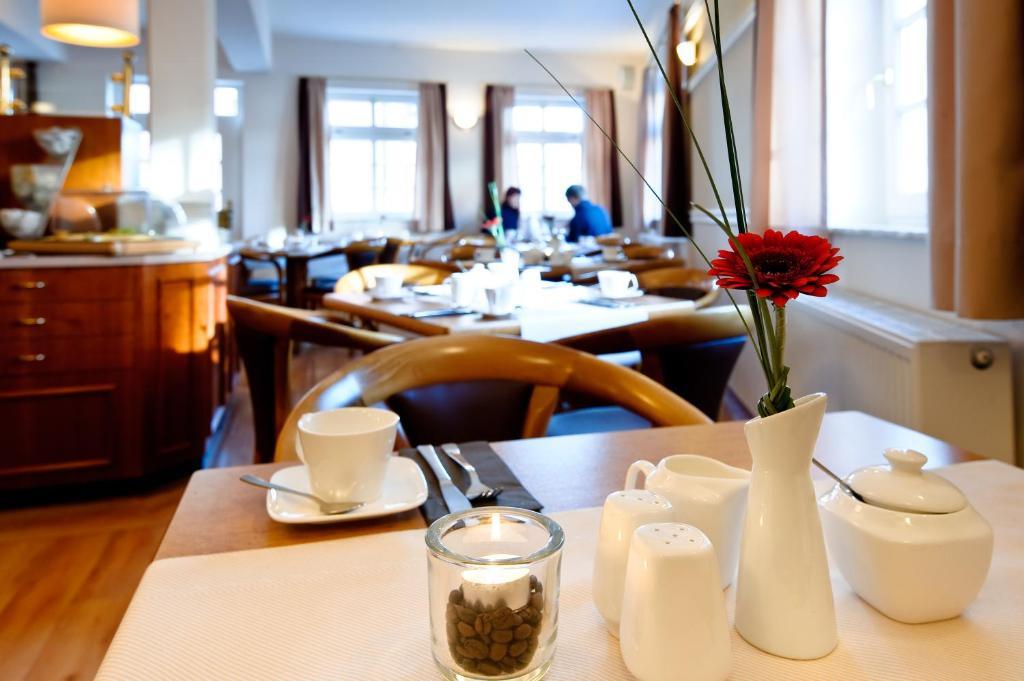 Hotel Am Alten Hafen Висмар Экстерьер фото