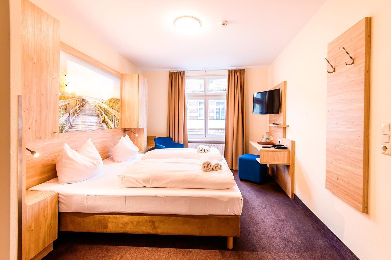 Hotel Am Alten Hafen Висмар Экстерьер фото
