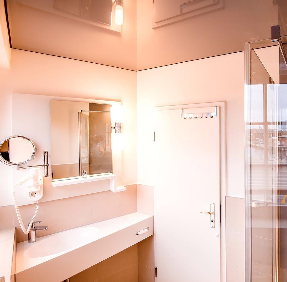 Hotel Am Alten Hafen Висмар Экстерьер фото