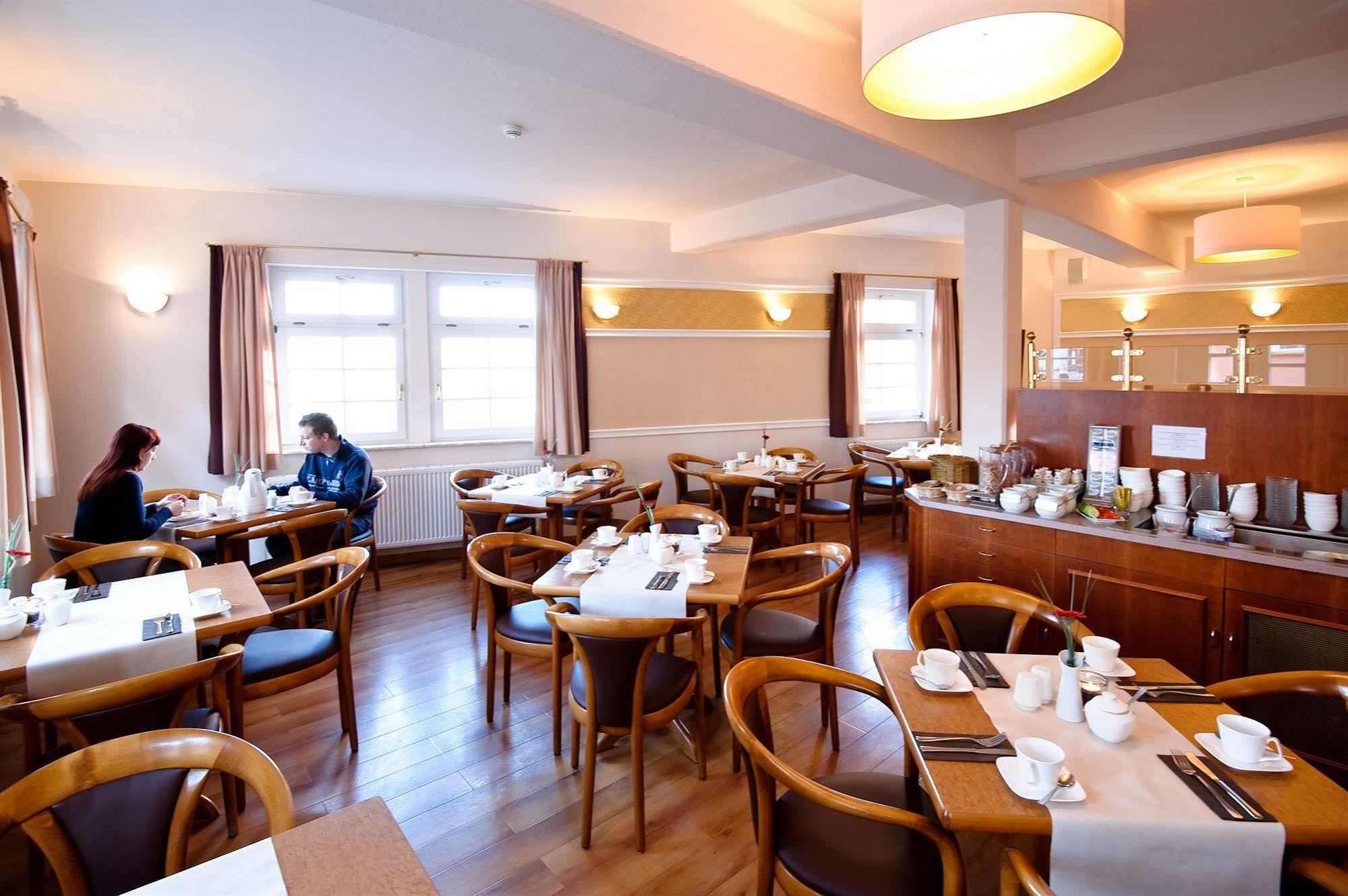 Hotel Am Alten Hafen Висмар Экстерьер фото
