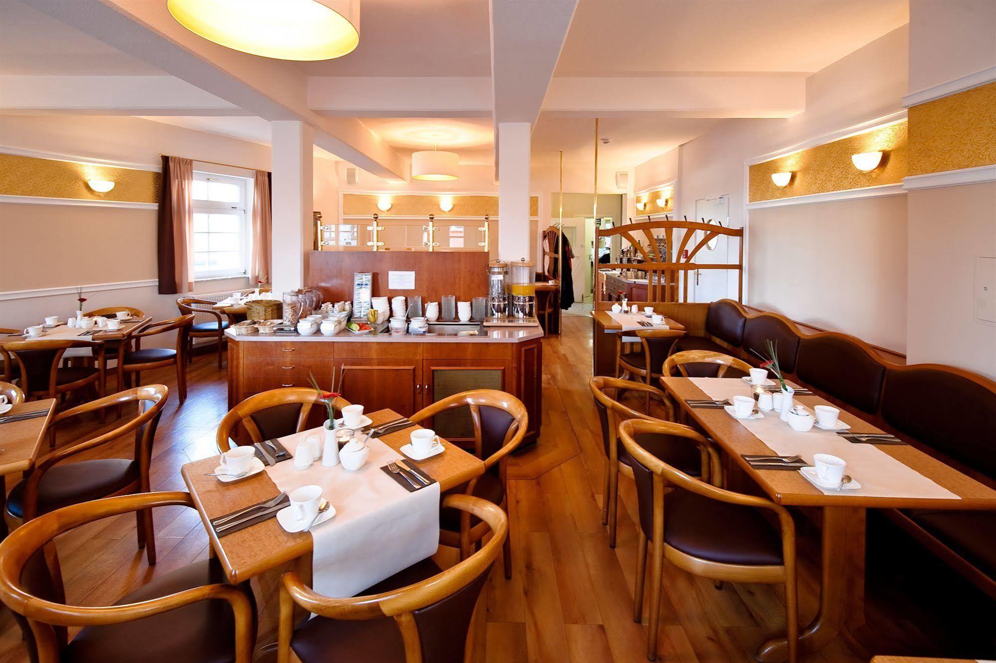 Hotel Am Alten Hafen Висмар Экстерьер фото